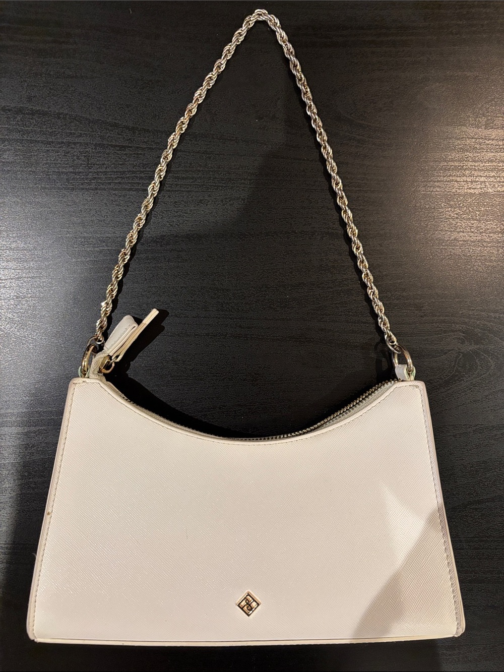 CallitSpring White Shoulder Bag with Chain Strap